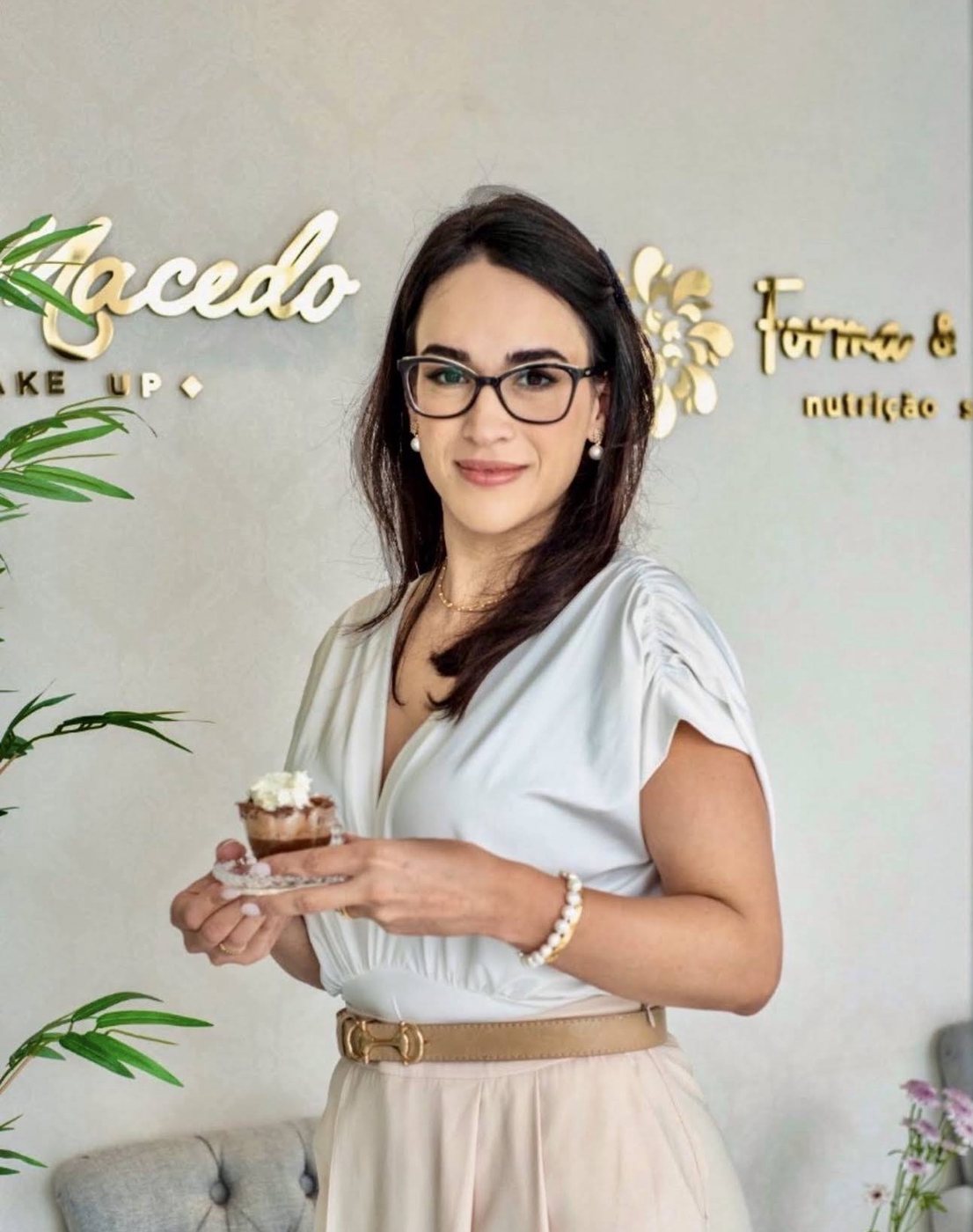Letícia Macedo no studio